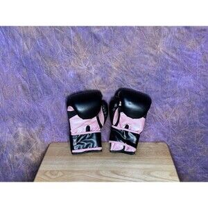 Beginner Kickboxing/Boxing Gloves, 8oz - Pink, New W/o Box